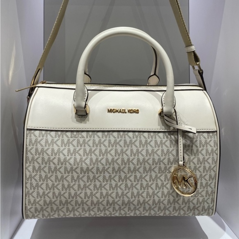 Michael Kors Medium NWOT Cream Duffle Satchel Bag
